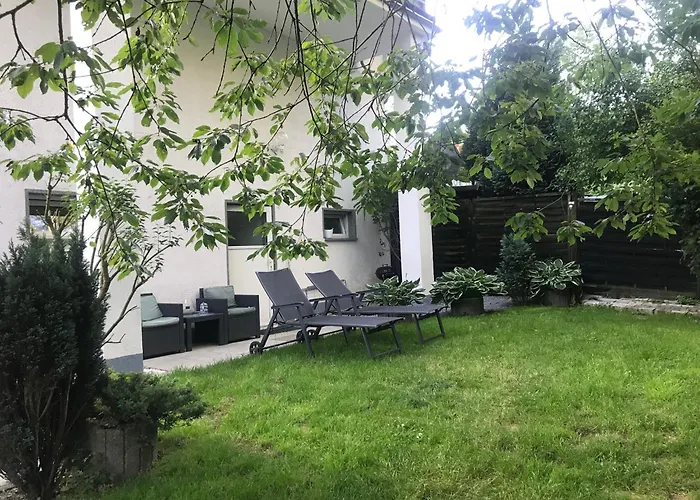 Ferien-Monteur-Wohnung Am Bach Im Gruenen Mit 3 Schlafzimmer