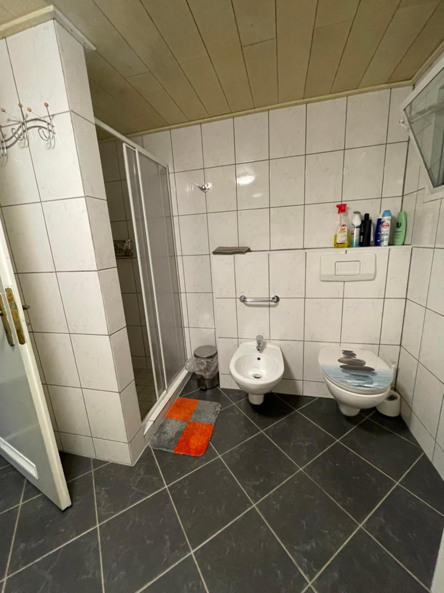 Appartement Ferien-monteur-wohnung Am Bach Im Gruenen Mit 3 Schlafzimmer *